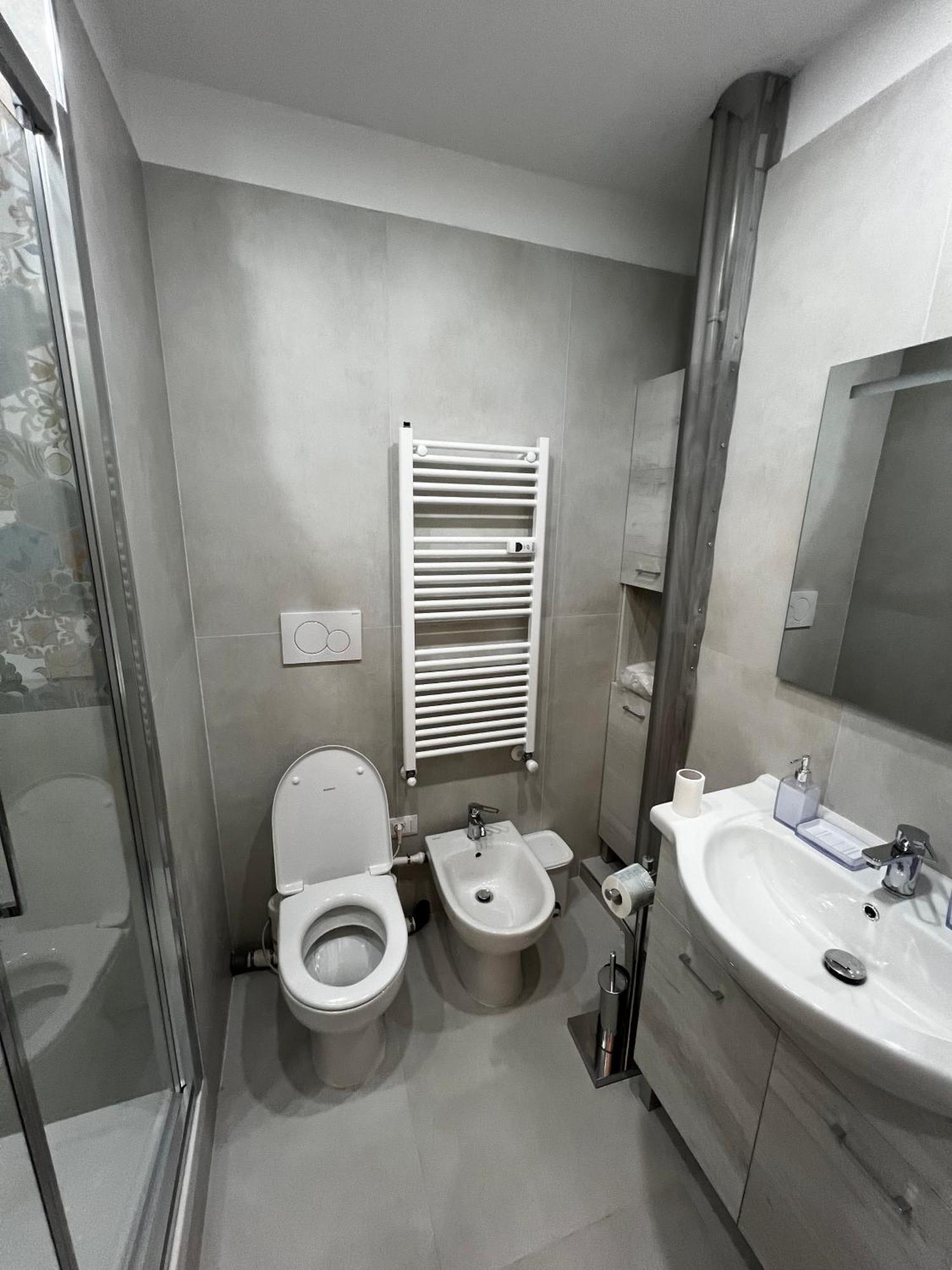 Love4Rome Guest House Ngoại thất bức ảnh